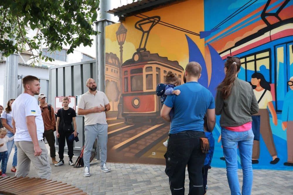У Миколаєві з'явилась Алея руху: працівники КП "Миколаївелектротранс" висадили сакури до Дня міста 