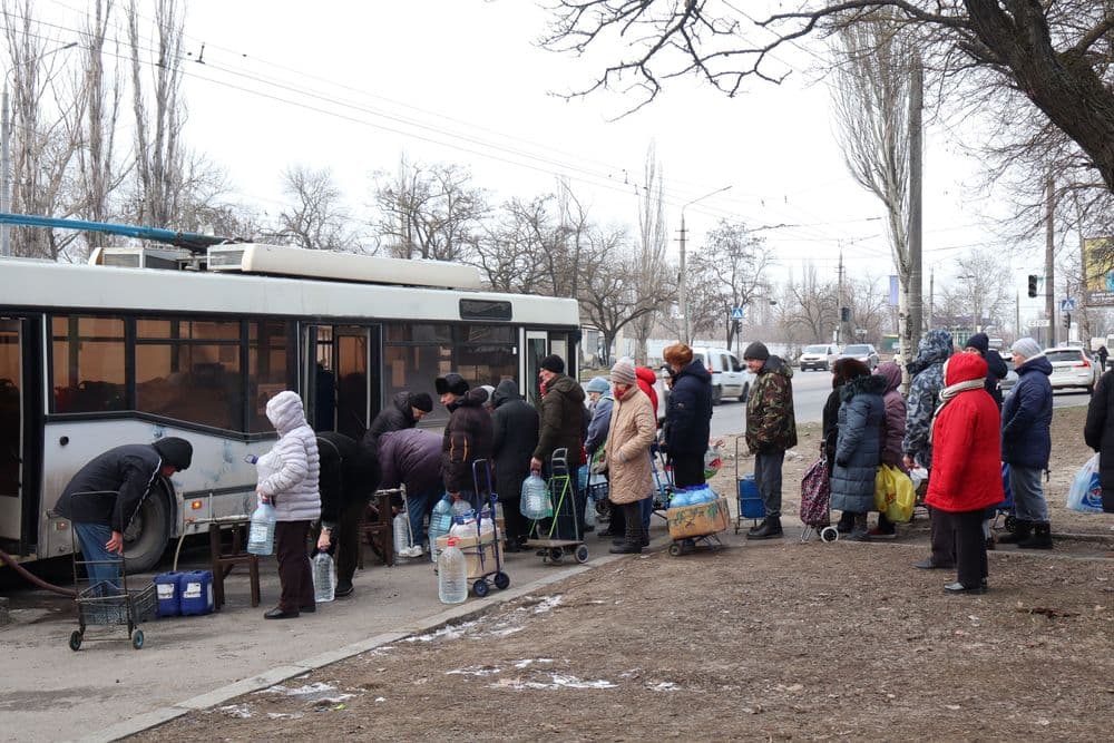 Аварійно-відновлювальні роботи на дюкері завершено, тож повертаємось до роботи звичних точок підвезення очищеної води трамваєм і тролейбусом