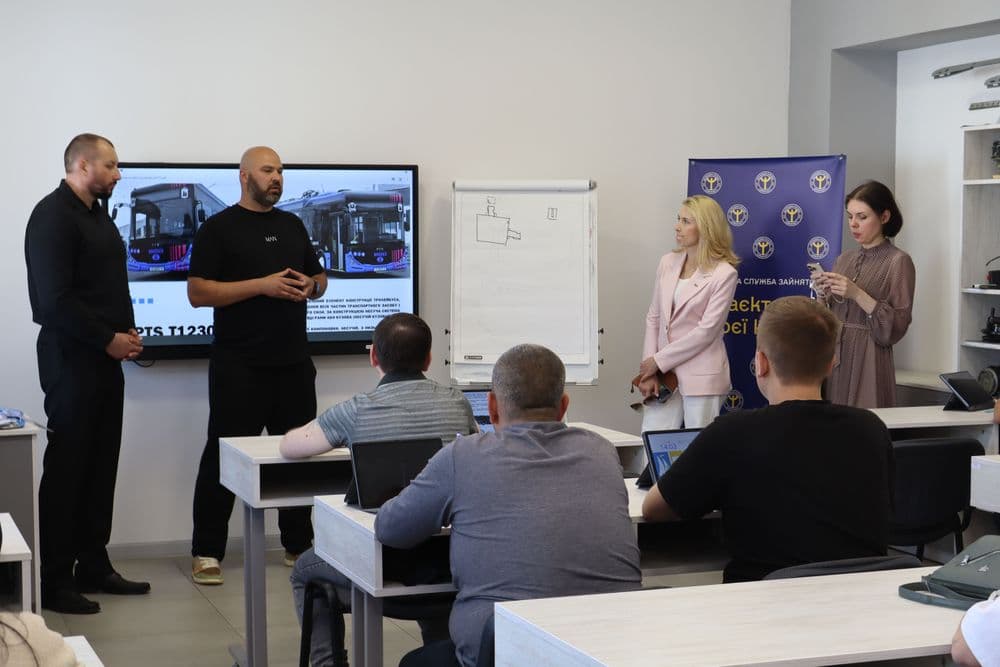 У рамках робочого візиту до Миколаєва, КП «Миколаївелектротранс» відвідали заступник Міністра економіки, довкілля та сільського господарства Дарина Марчак та директор Державної служби зайнятості Юлія Жовтяк