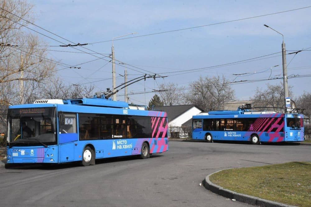 У зв'язку з аварійним відключенням підстанцій від живлення "Миколаївобленерго" рух тролейбусів у напрямку мікрорайону Соляні та Північного тимчасово  не здійснюється 