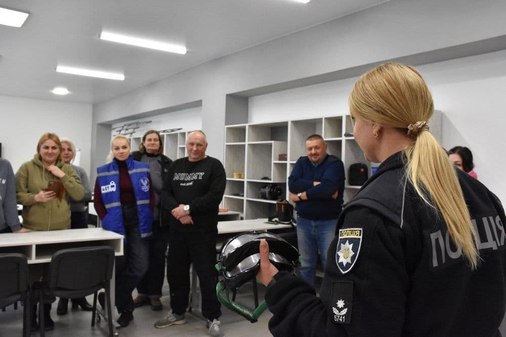 Сьогодні, 24 листопада, на базі учбово-виробничого центру КП "Миколаївелектротранс" відбулася інтерактивна лекція для майбутніх водіїв тролейбуса, організована співробітниками патрульної поліції