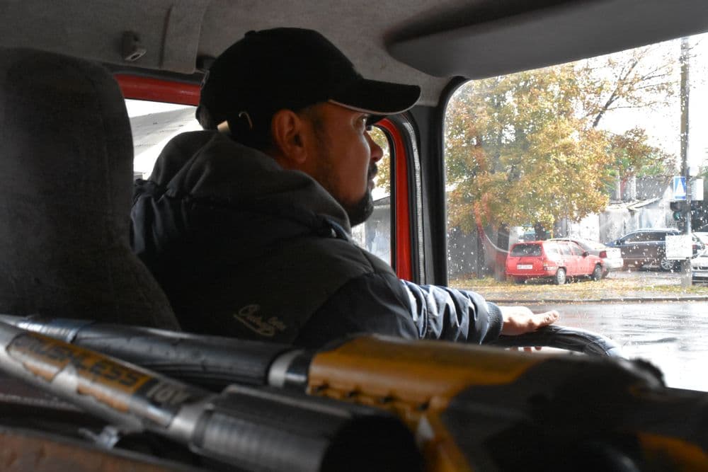 Стабільна робота міського електротранспорту потребує постійної уваги до технічного стану контактної мережі