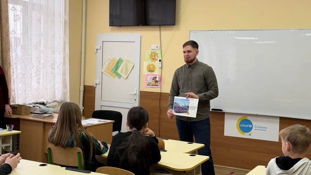 Сьогодні, 27 січня, фахівці відділу комунікацій та пасажирського сервісу КП «Миколаївелектротранс» завітали до Миколаївської гімназії № 25, де провели пізнавальну та інтерактивну зустріч з учнями 4, 5 і 7 класів.