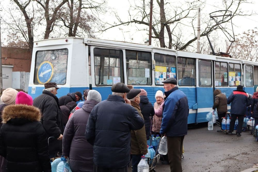 Завтра, 12 березня, не буде здійснюватися роздача води трамваєм та тролейбусом, а також на стаціонарній свердловині за адресою: вулиця Євгена Єщенка/Андреєва-Палагнюка, 17 у зв'язку з проведенням запланованих регламентних робіт з обслуговування обладнання