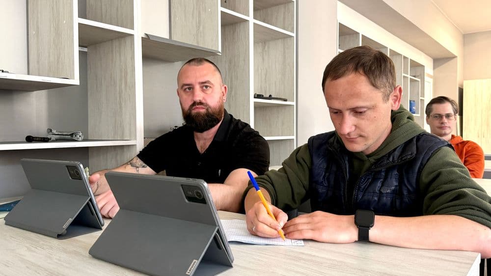 15 майбутніх водіїв тролейбуса зробили перший крок до нової професії на КП «Миколаївелектротранс».