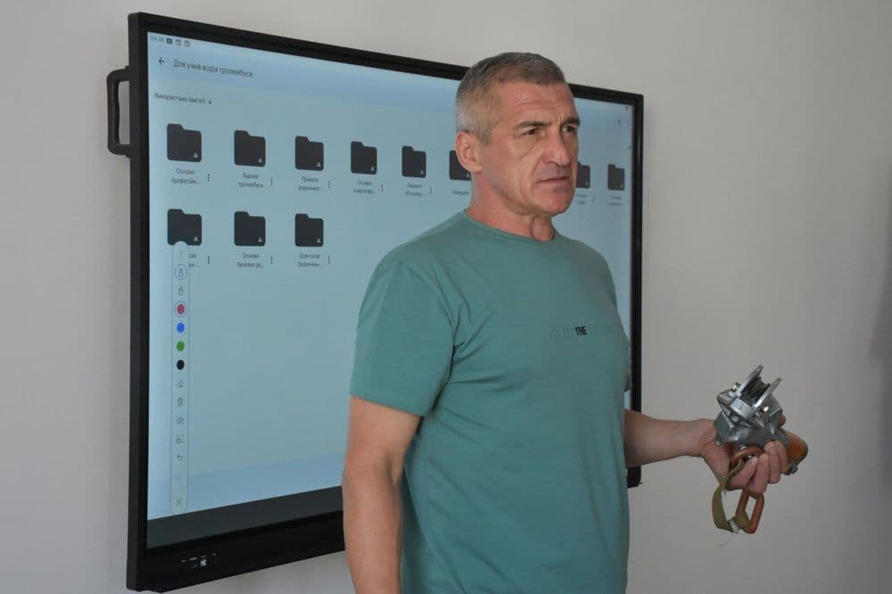 Майбутні водії тролейбуса продовжують підготовку на базі учбово-виробничого центру КП "Миколаївелектротранс"