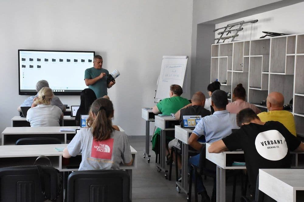 Майбутні водії тролейбуса продовжують підготовку на базі учбово-виробничого центру КП "Миколаївелектротранс"