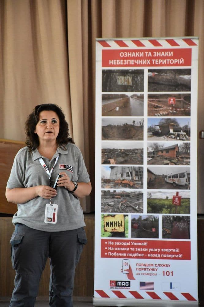 Днями на базі КП "Миколаївелектротранс" пройшла інформаційна сесія для водіїв трамвая, присвячена темі мінної безпеки та ризиків, пов’язаних із вибухонебезпечними предметами.