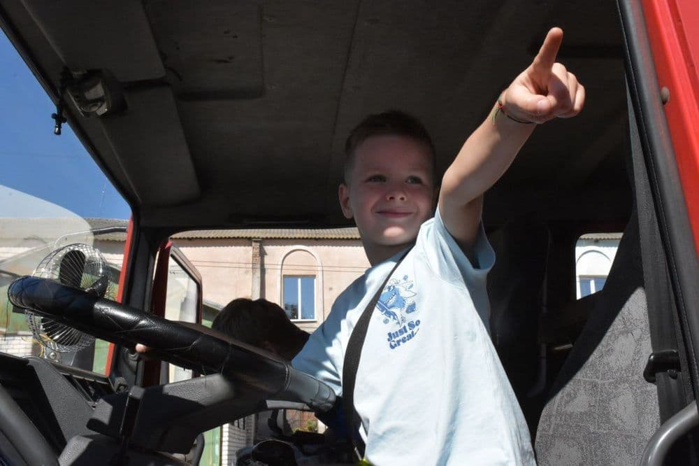 Сьогодні, 5 вересня, на території КП «Миколаївелектротранс» відбулися одразу дві пізнавальні екскурсії для школярів, маленьких дослідників та їхніх батьків.