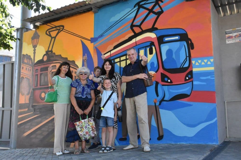 Сьогодні, 5 вересня, на території КП «Миколаївелектротранс» відбулися одразу дві пізнавальні екскурсії для школярів, маленьких дослідників та їхніх батьків.