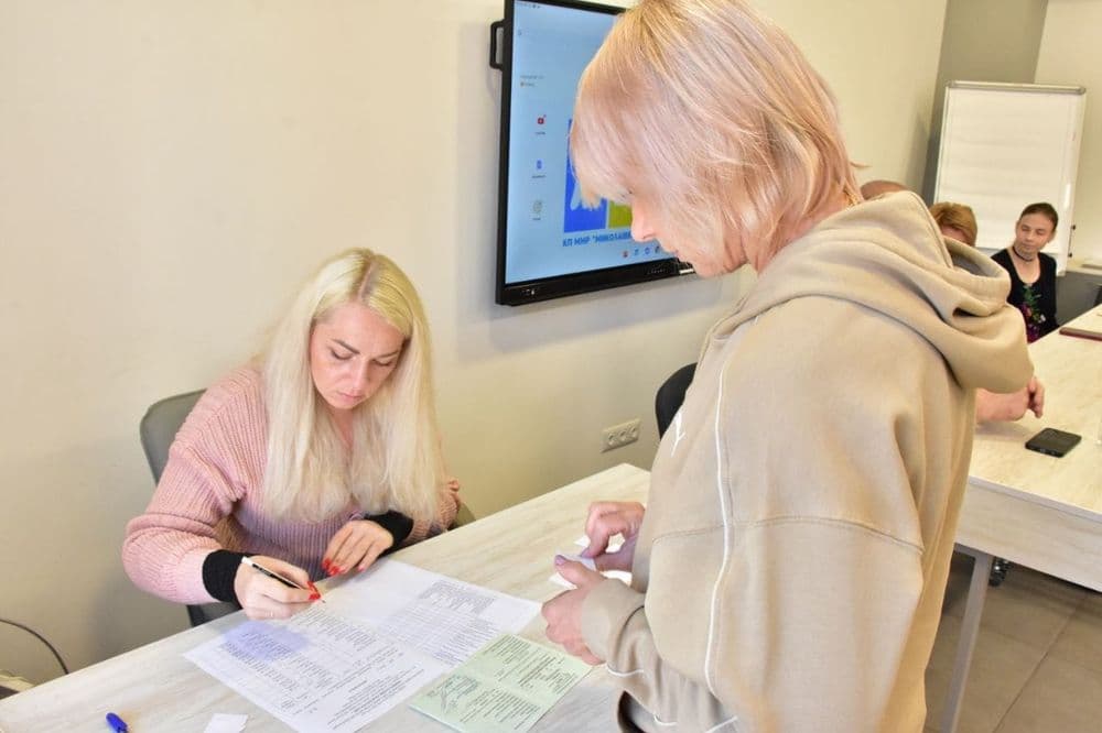 На фінішній прямій: майбутні водії тролейбуса склали іспити на базі учбово-виробничого центру КП "Миколаївелектротранс"