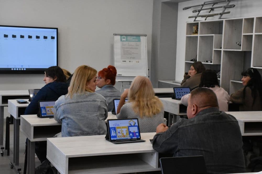 КП "Миколаївелектротранс" продовжує ділитись впровадженим досвідом підготовки нових водіїв електротранспорту