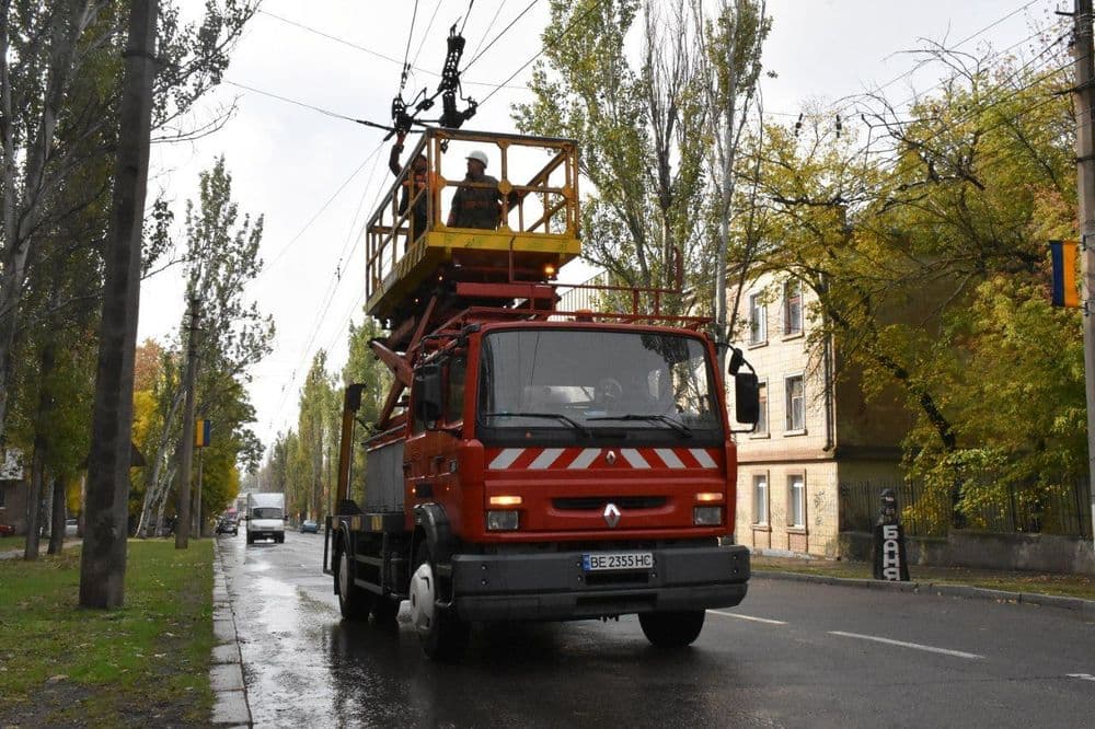 Стабільна робота міського електротранспорту потребує постійної уваги до технічного стану контактної мережі