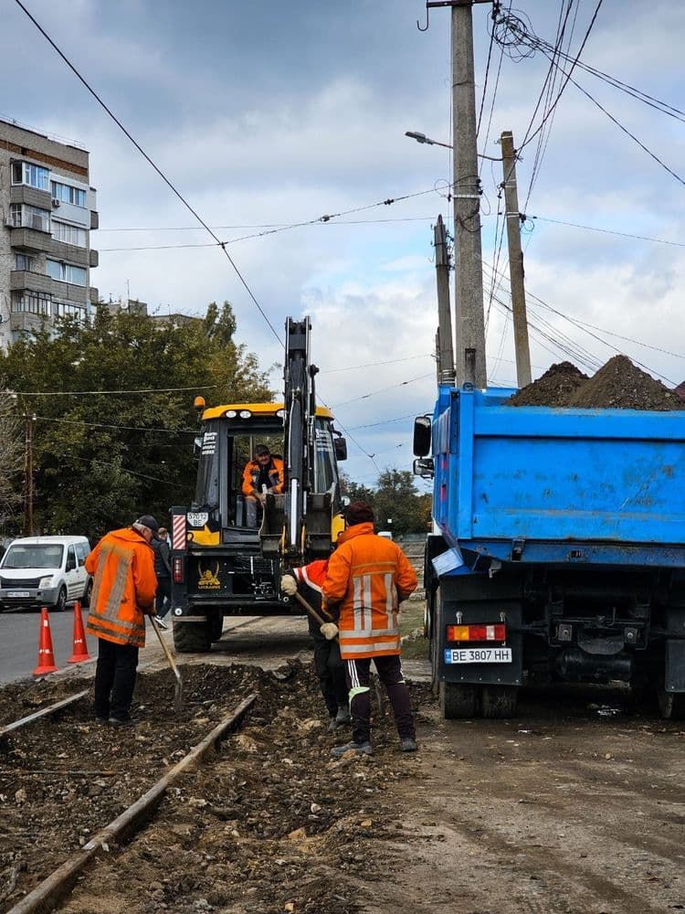 Служба колії КП "Миколаївелектротранс" розпочала роботи з ремонту рейкошпального господарства по вулиці 6-та Слобідська