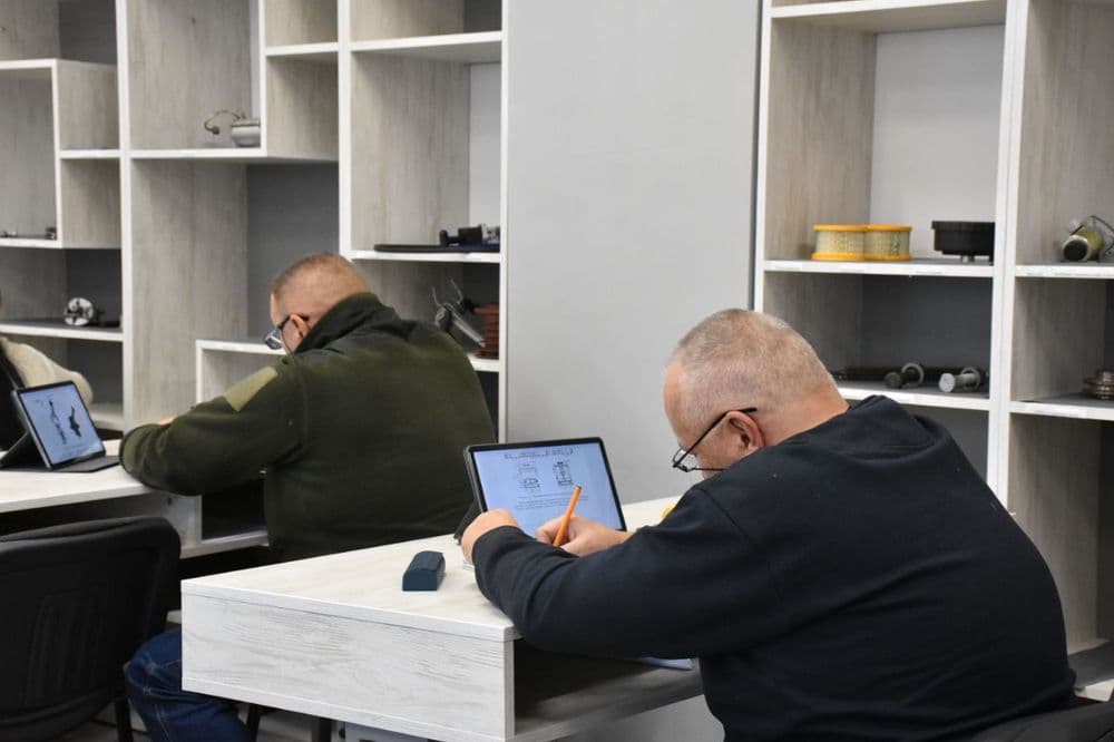 Майбутні водії тролейбуса продовжують підготовку на базі учбово-виробничого центру КП "Миколаївелектротранс"