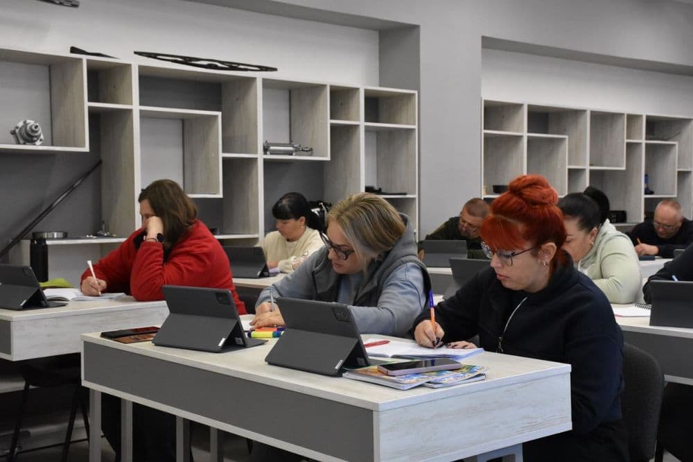 Майбутні водії тролейбуса продовжують підготовку на базі учбово-виробничого центру КП "Миколаївелектротранс"