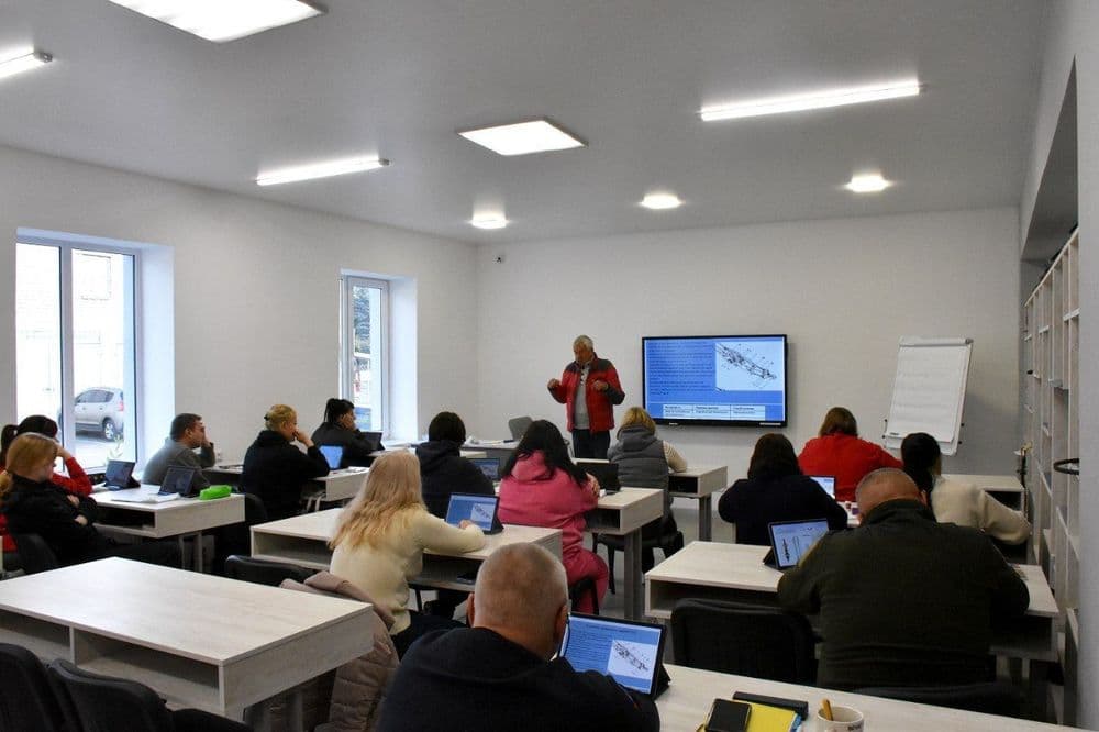 Майбутні водії тролейбуса продовжують підготовку на базі учбово-виробничого центру КП "Миколаївелектротранс"