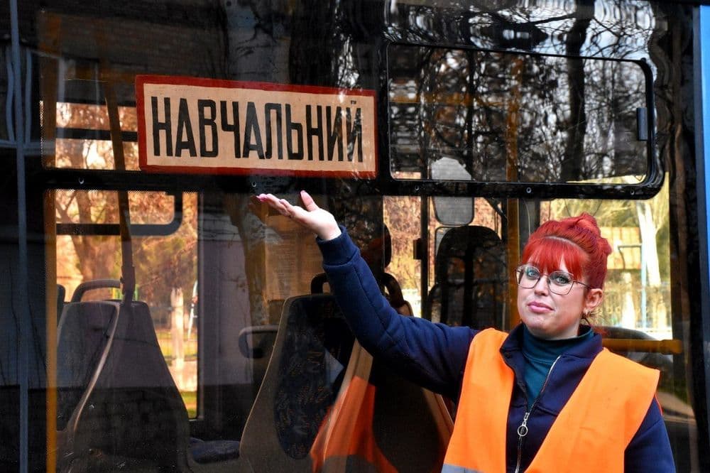 На шляху до нової професії: майбутні водії електротранспорту опановують міські маршрути разом із інструкторами