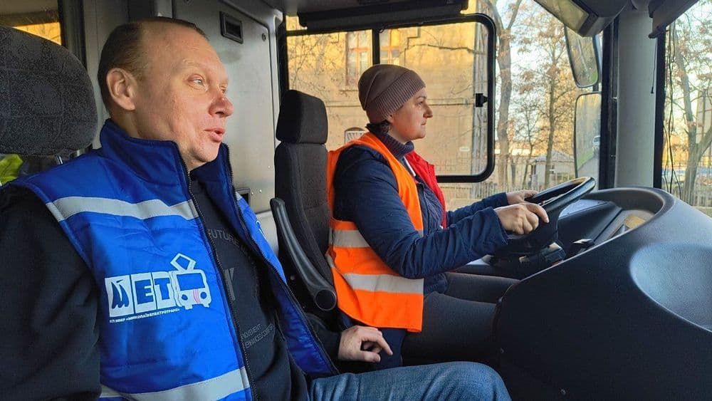 На шляху до нової професії: майбутні водії електротранспорту опановують міські маршрути разом із інструкторами