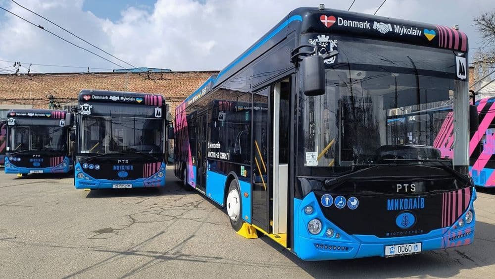 Сьогодні, 20 грудня, у зв’язку з запровадженням екстрених відключень електроенергії, а також з урахуванням технічних особливостей роботи електротранспорту, перевезення на маршрутах міста здійснюватимуть 37 тролейбусів PTS з автономним ходом до 20 км.